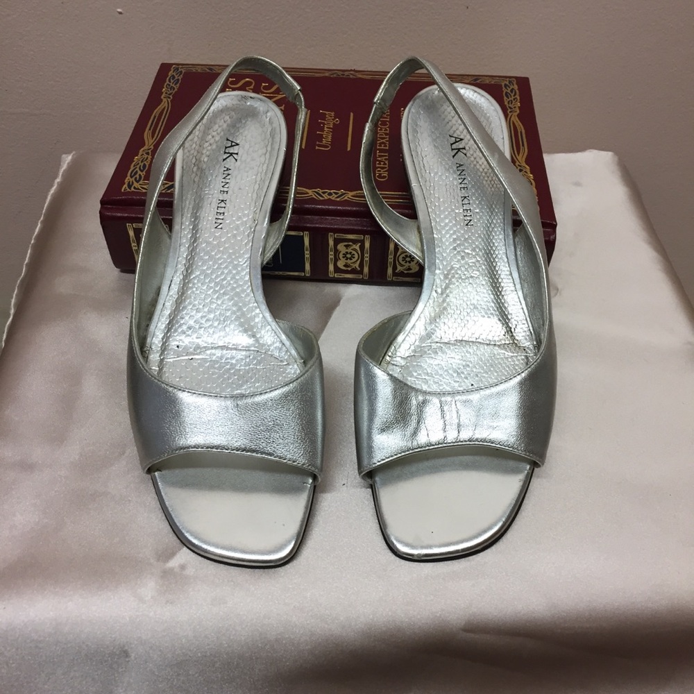 Anne Klein Silver Flats, 7M